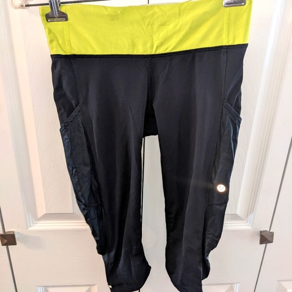 Size 4 Lululemon capris - Picture 1 of 4